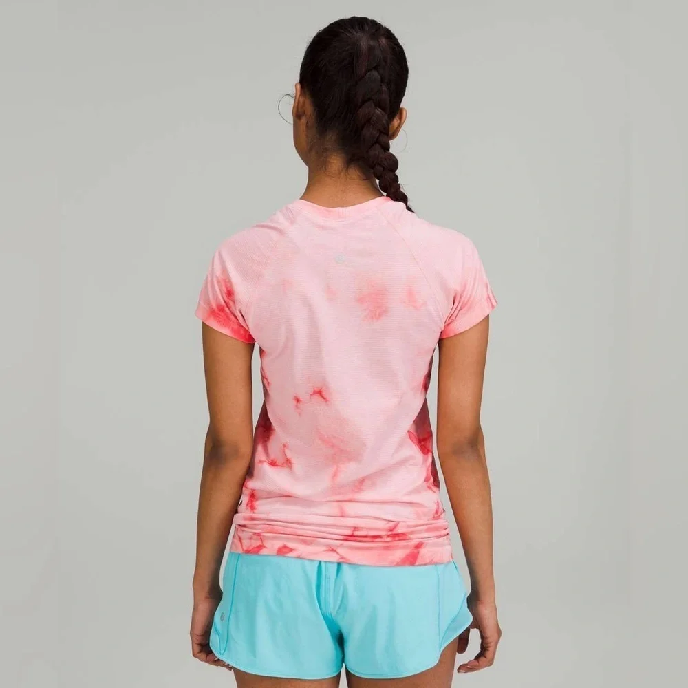 Lululemon Swiftly Tech Short Sleeve Shirt 2.0 in Marble Dye Raspberry Cream Sz 6
